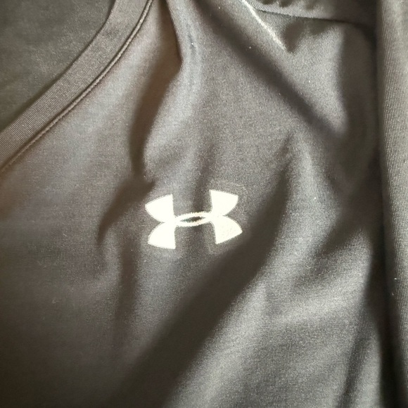 Under Armour Black V-Neck Performance Shirt size L - Picture 3 of 8